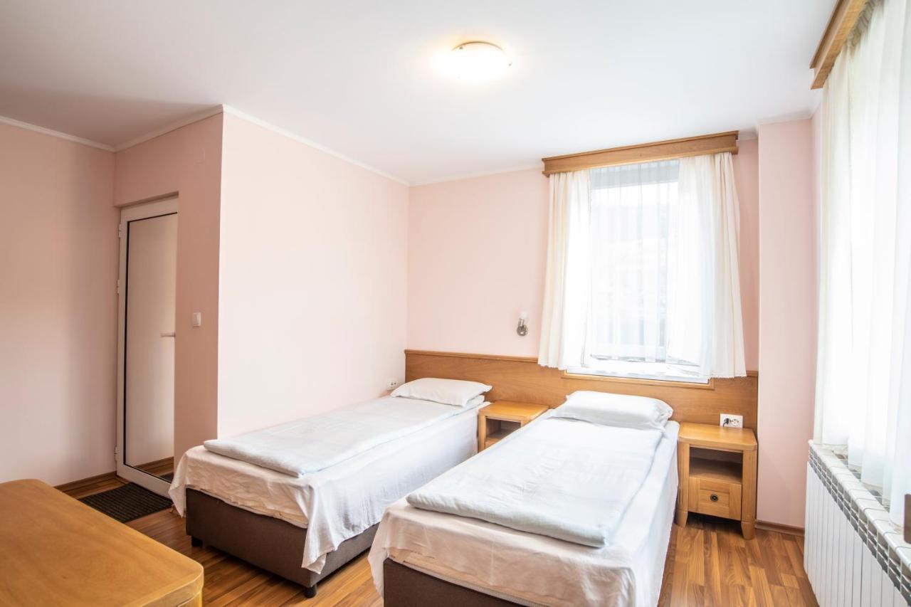 Guest House Roden Dom Koprivştitsa Dış mekan fotoğraf