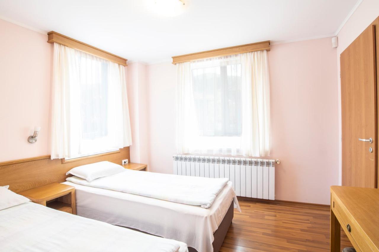 Guest House Roden Dom Koprivştitsa Dış mekan fotoğraf