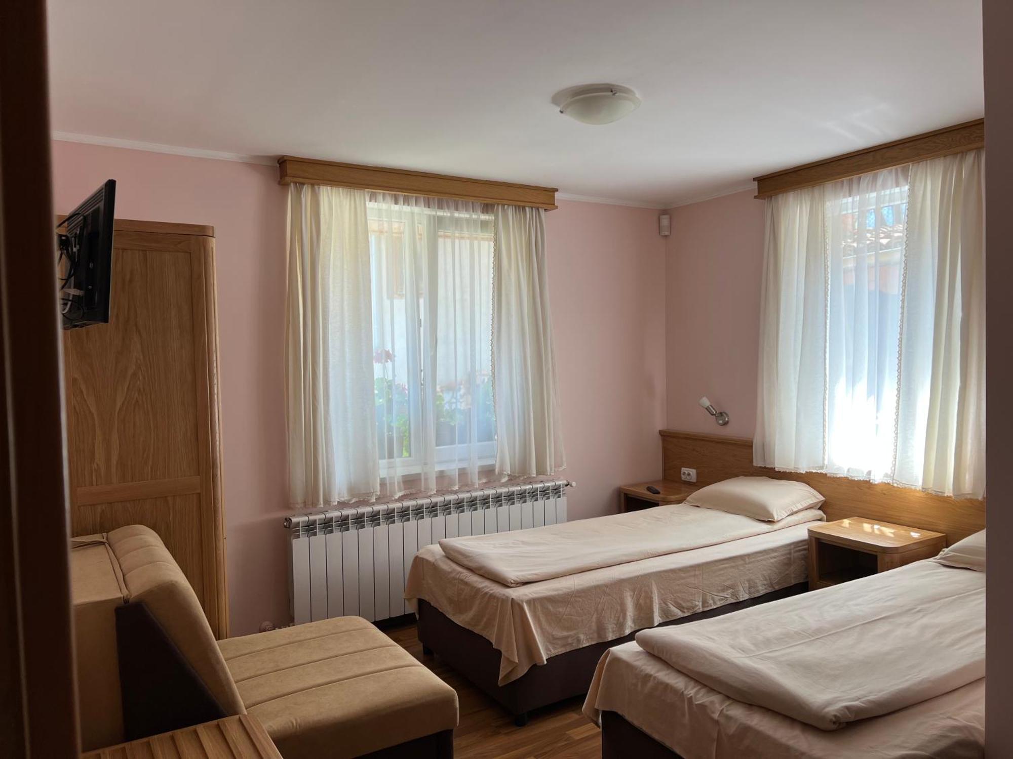 Guest House Roden Dom Koprivştitsa Dış mekan fotoğraf